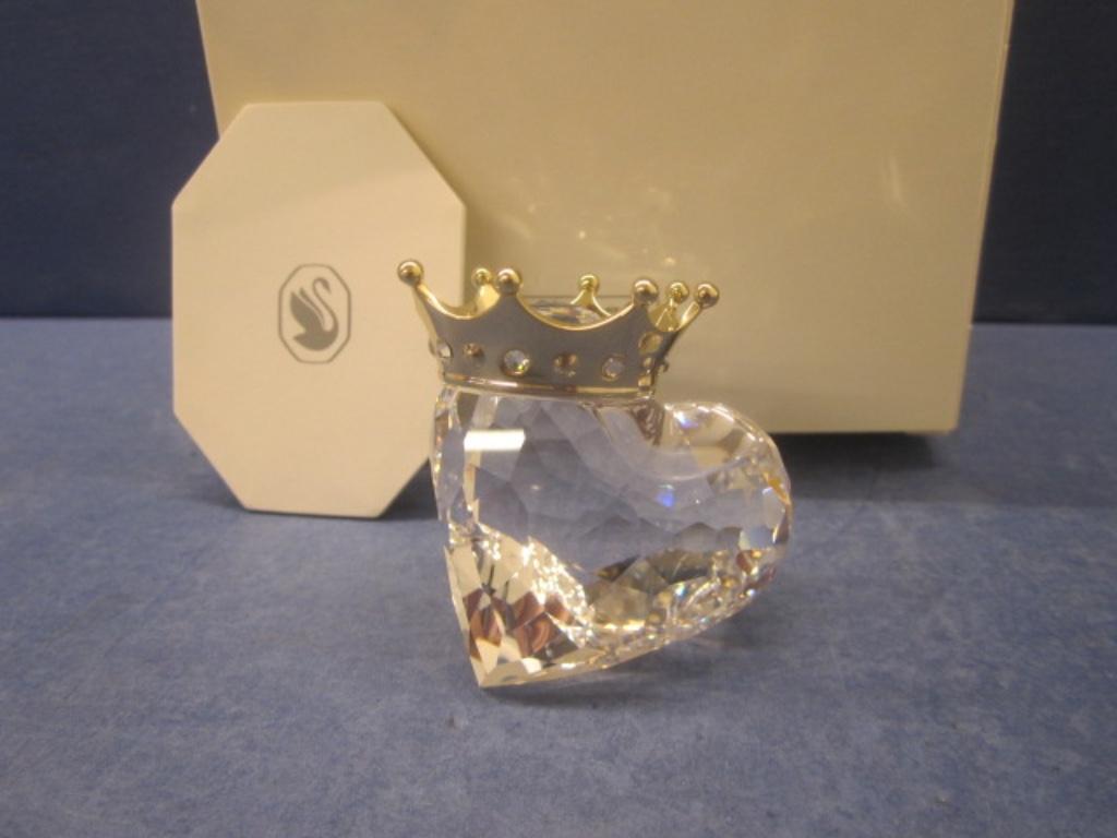 Swarovski Symbolica Hart met kroon, Verzamelen, Ophalen of Verzenden, Nieuw, Figuurtje