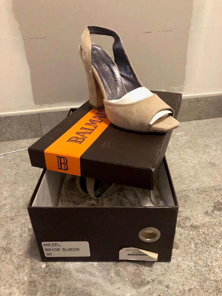 Chaussures à talons BALMAIN beige Neuves Pointure 36, Kleding | Dames, Beige, Nieuw, Schoenen met hoge hakken, Balmain