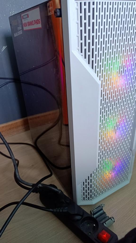 Pc gamer ryzen 7 5800x avec GTX 1080 16 gb de RAM, Neuf, Ryzen 5 5500, Virtual Reality, 4 Ghz ou plus