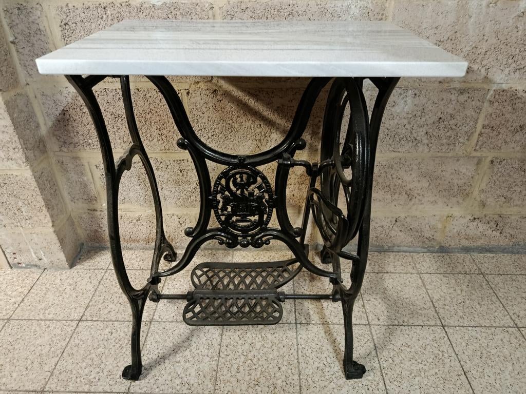 Ancienne table machine à coudre, Enlèvement
