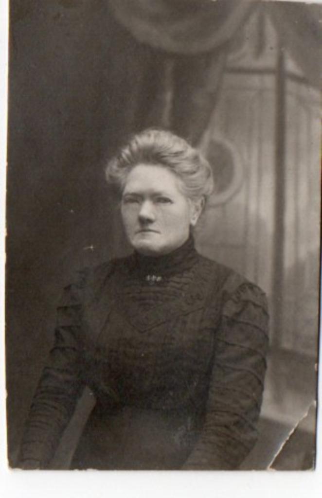 Post-mortem foto (?) van Betsy Gérin (omstreeks 1900), Gebruikt, Foto, Ophalen of Verzenden, Voor 1940