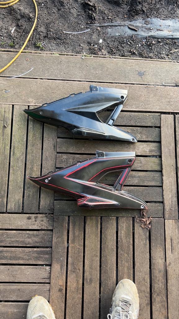 2 capuchons Z droits Yamaha Aerox/MBK Nitro, Enlèvement, Utilisé, Capot, Yamaha