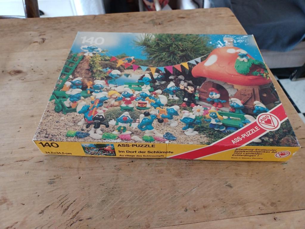 Puzzel 140 stukken het smurfendorp, Ophalen of Verzenden