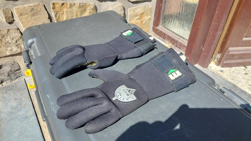 HANDSCHOENEN 5MM MERRIENMAAT S, Watersport en Boten, Duiken, Ophalen of Verzenden, Zo goed als nieuw