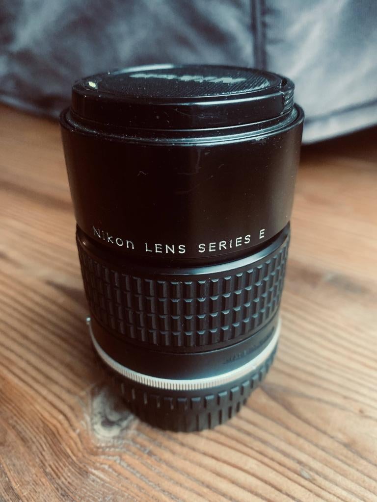 Nikon 135mm f2.8 E-serie, Ophalen of Verzenden, Gebruikt