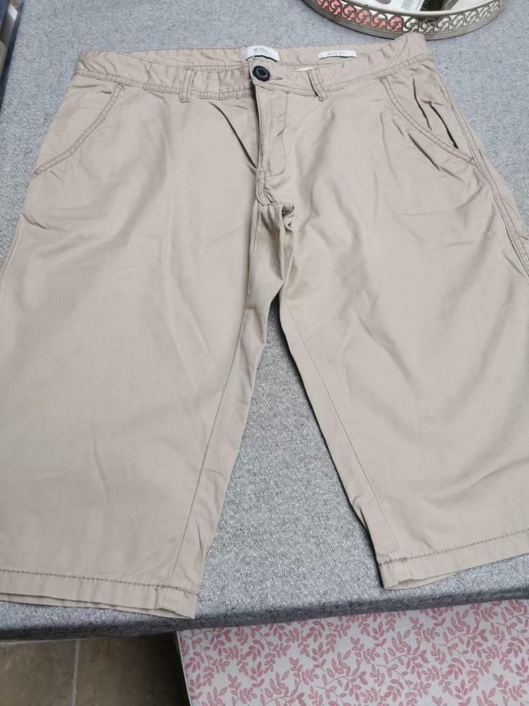 Beau short beige d'EDC, Enlèvement ou Envoi, Comme neuf, Beige