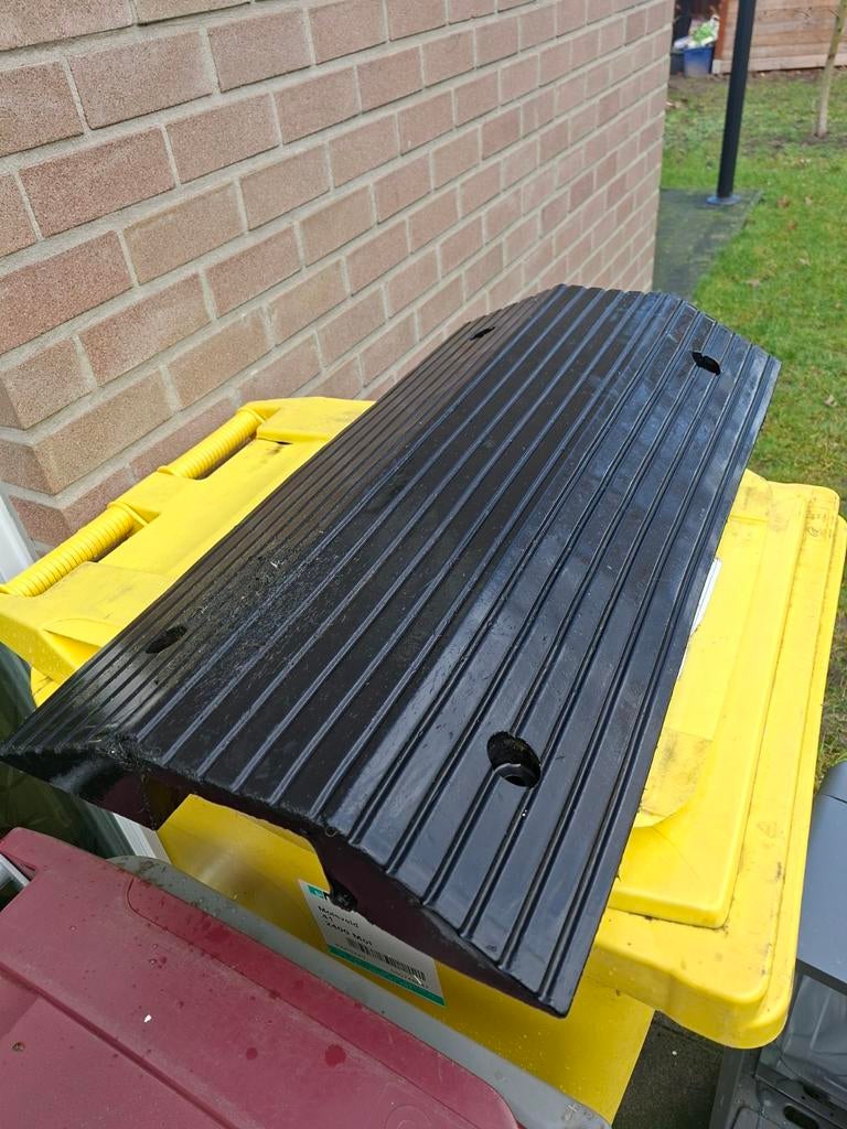 Verkeersdrempel rubber 80cm Lengte 40cm breed, Enlèvement ou Envoi