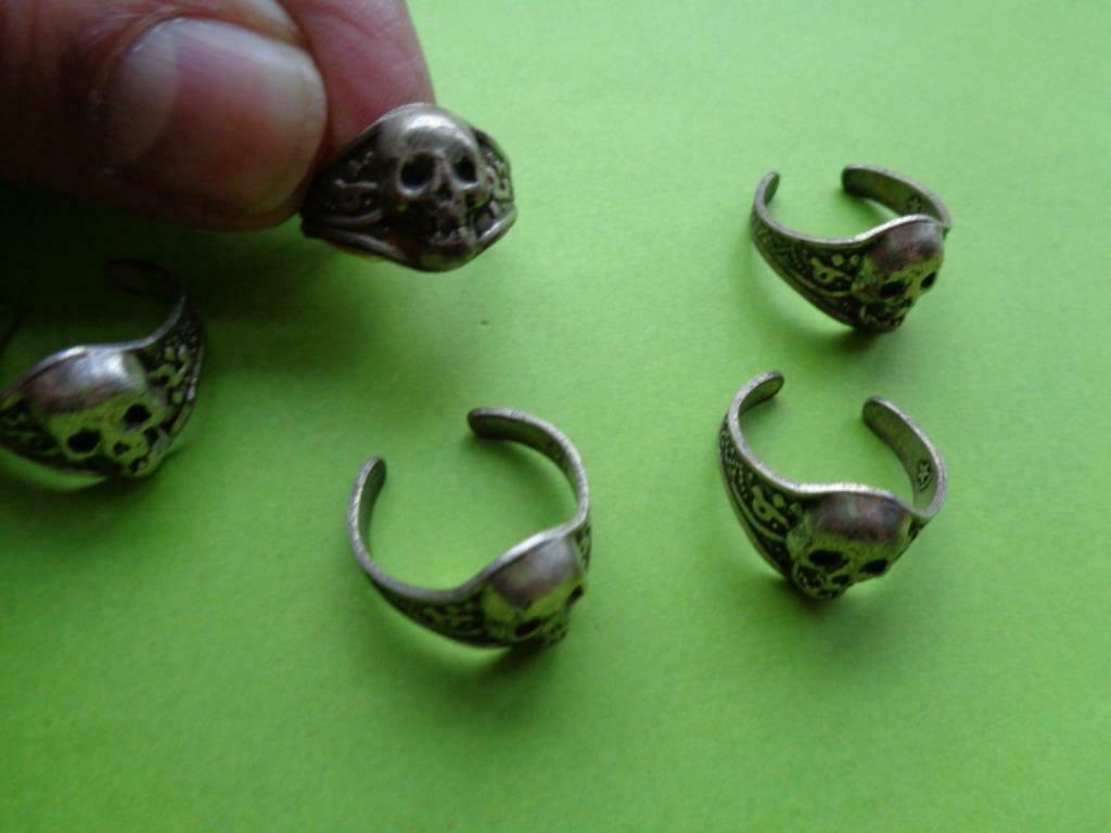 Doodskop ringen , Totenkopf , 8 € / stuk, Overige materialen, Ophalen of Verzenden, Zo goed als nieuw, Dame of Heer