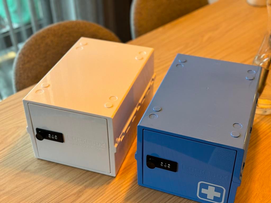 Blauwe medicijnbox medicijnkast met cijferslot, Ophalen, Zo goed als nieuw