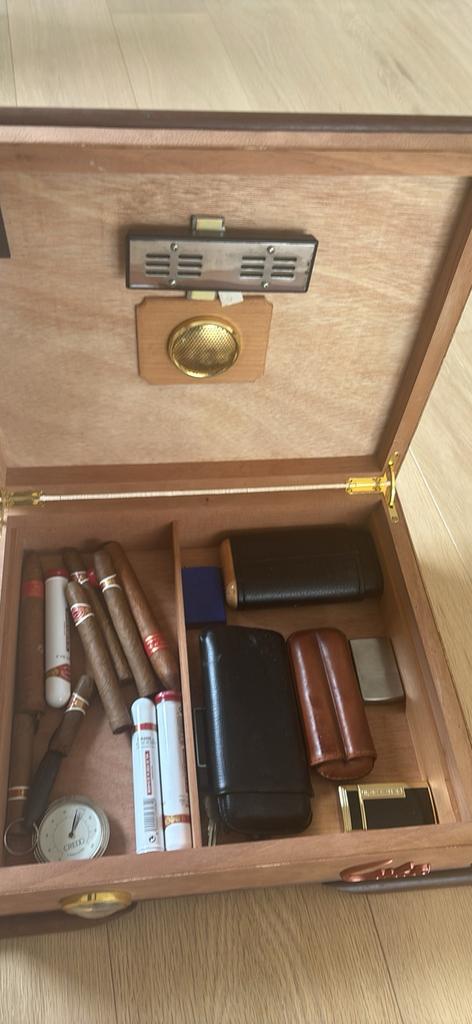 Cubaanse sigarendoos zeer mooie details, Ophalen, Zo goed als nieuw
