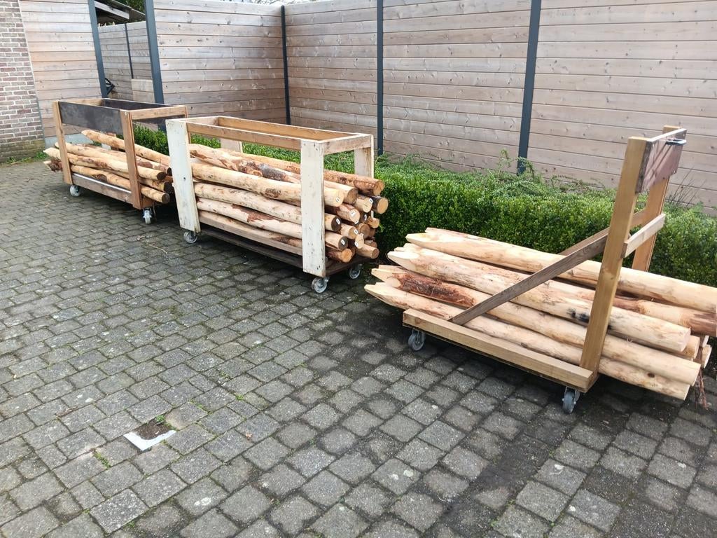 Kastanje kastanjehouten palen, Ophalen, Palen