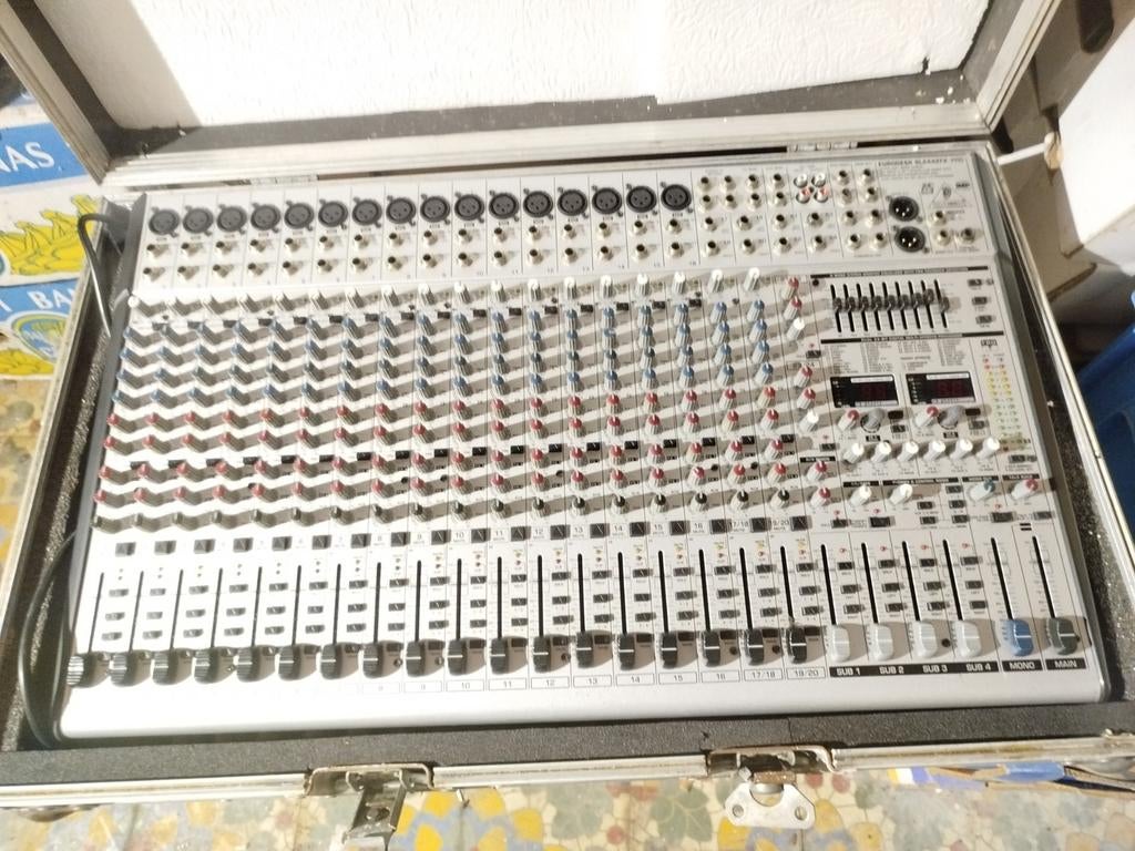 Behringer SL2442FX-PRO, Musique & Instruments, Tables de mixage