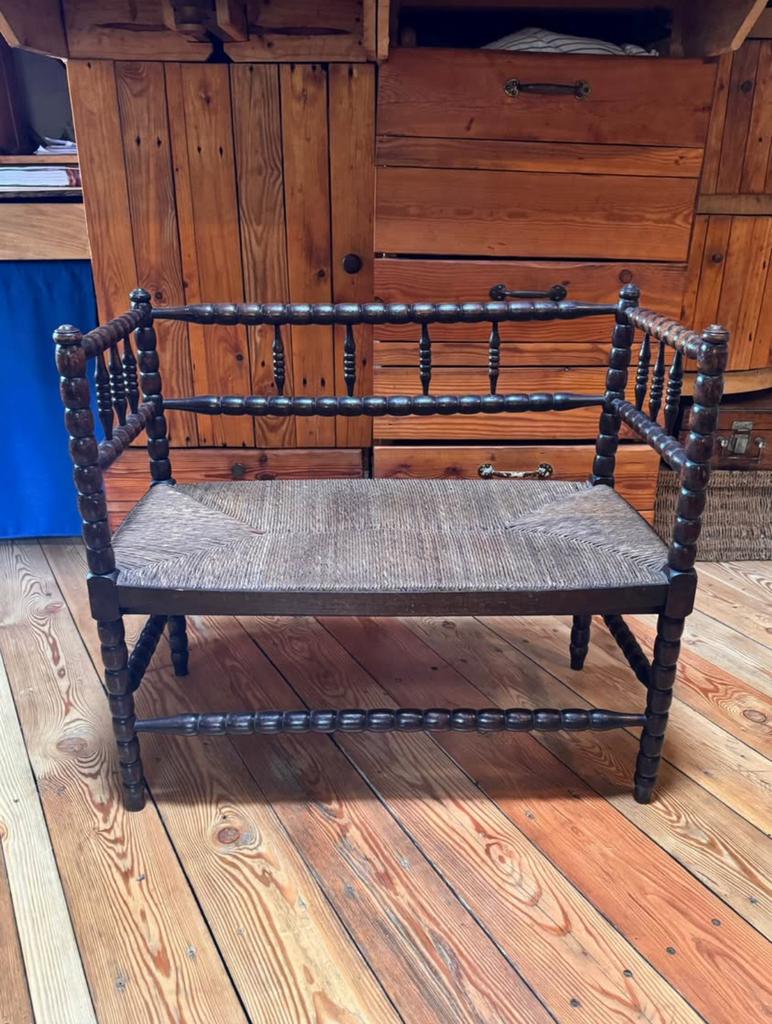 Rare English bobbin turned bench with rush seat 1920, Enlèvement, Comme neuf
