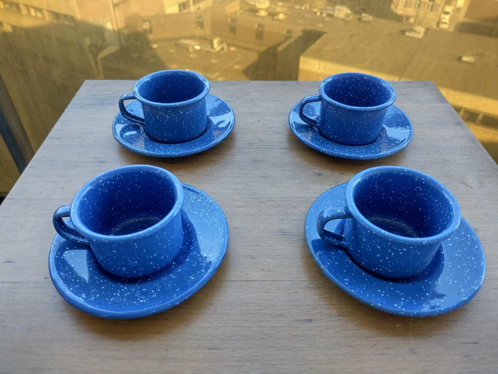 SET KOP EN SCHOTEL, Huis en Inrichting, Keuken | Servies, Zo goed als nieuw, Kop(pen) en/of Schotel(s), Overige stijlen, Overige materialen