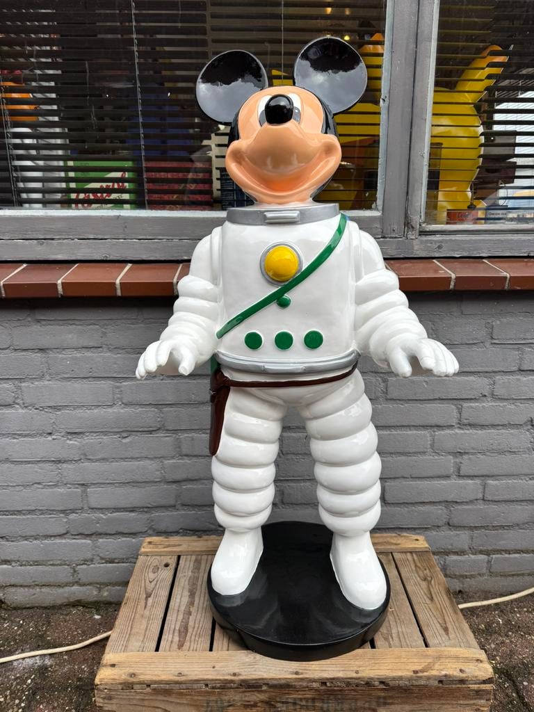 Statue de Mickey Mouse en tant qu'astronaute, Enlèvement, Mickey Mouse, Comme neuf