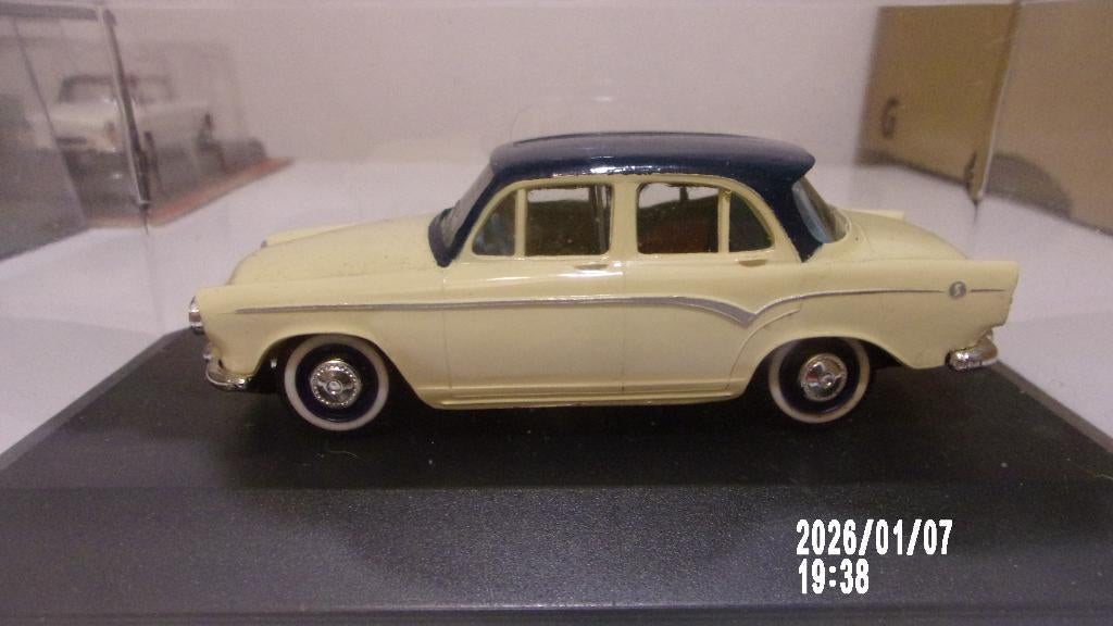 NOREV 1/43 CENTURY of CARS.ARONDE P60 COMME NEW,VITRINE, Hobby & Loisirs créatifs, Enlèvement ou Envoi, Comme neuf, Voiture, Norev