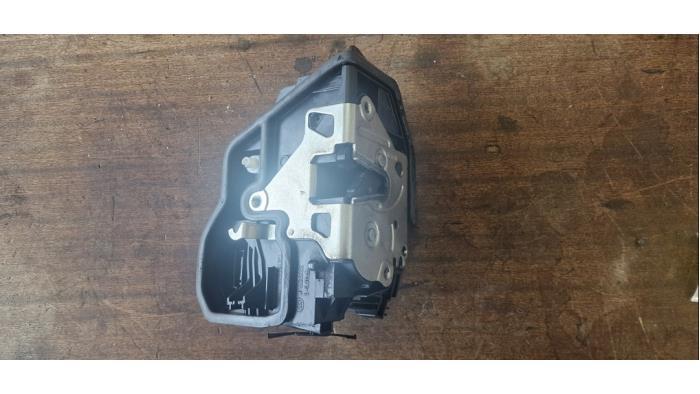 Serrure portière mécanique 4portes arrière droite d'un BM, Enlèvement ou Envoi, 3 mois de garantie, Utilisé, BMW