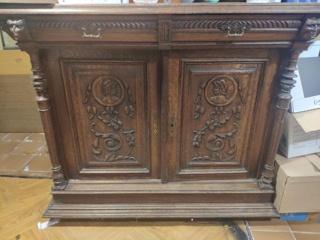 buffet Tête de Lion, Avec tablette(s), 100 à 150 cm, Enlèvement, Utilisé