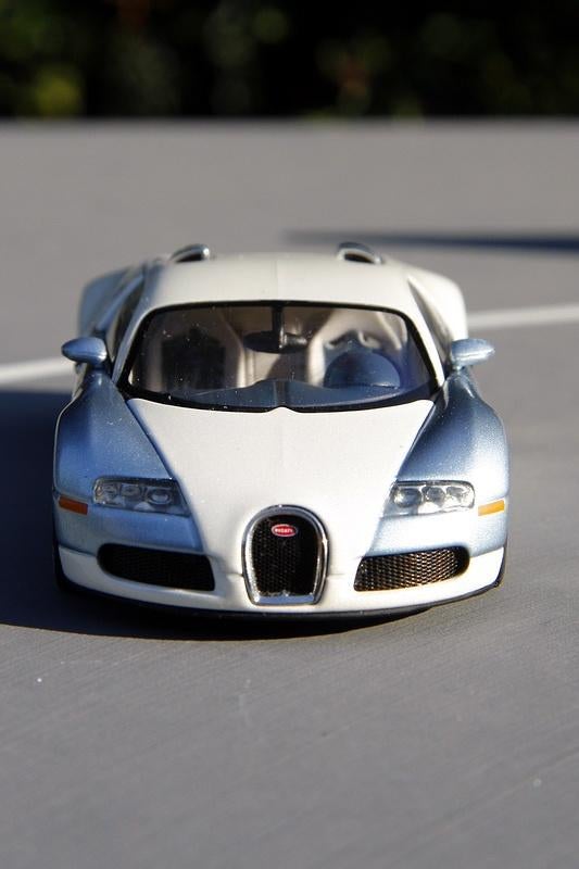 Bugatti EB 16.4 Veyron Ice Blue - Autoart 1:43, Enlèvement ou Envoi, Comme neuf, Voiture, Autres marques