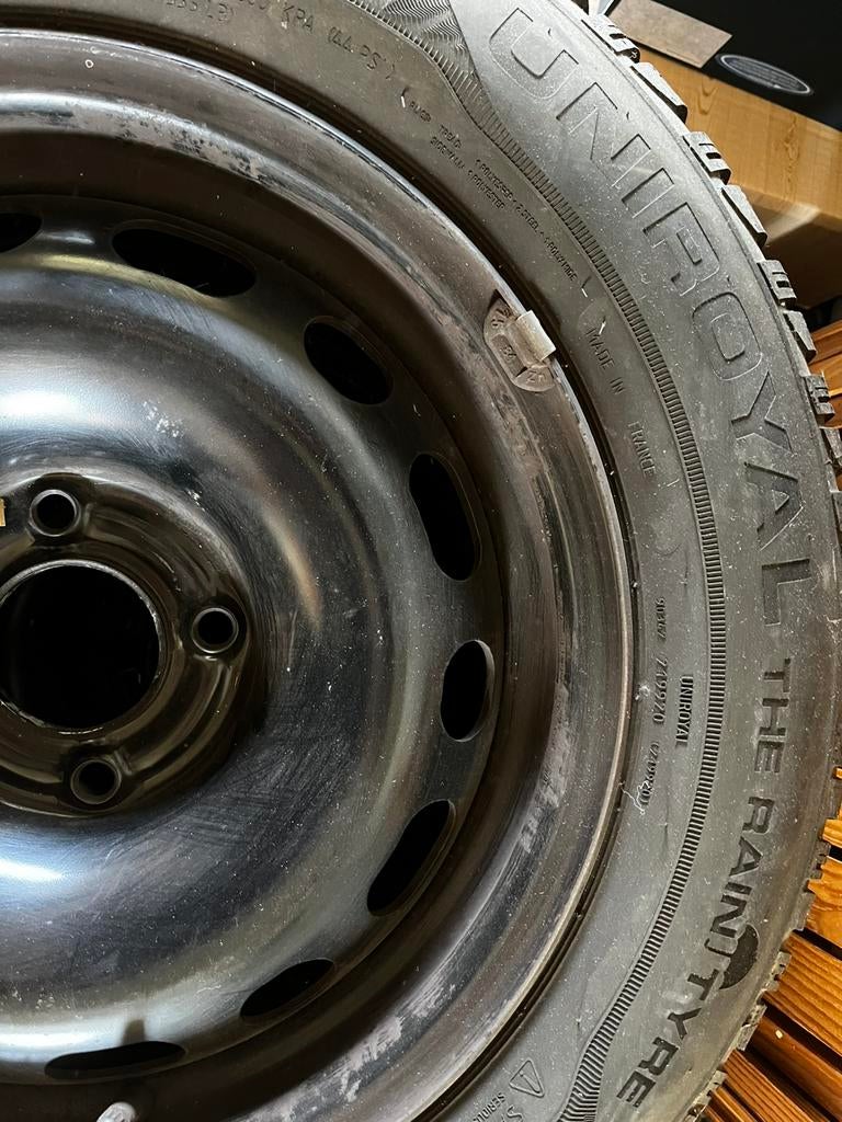 Pneus Hiver Uniroyal MS Plus 195/65 R15 sur jantes, peu usés, Ophalen of Verzenden, Zo goed als nieuw
