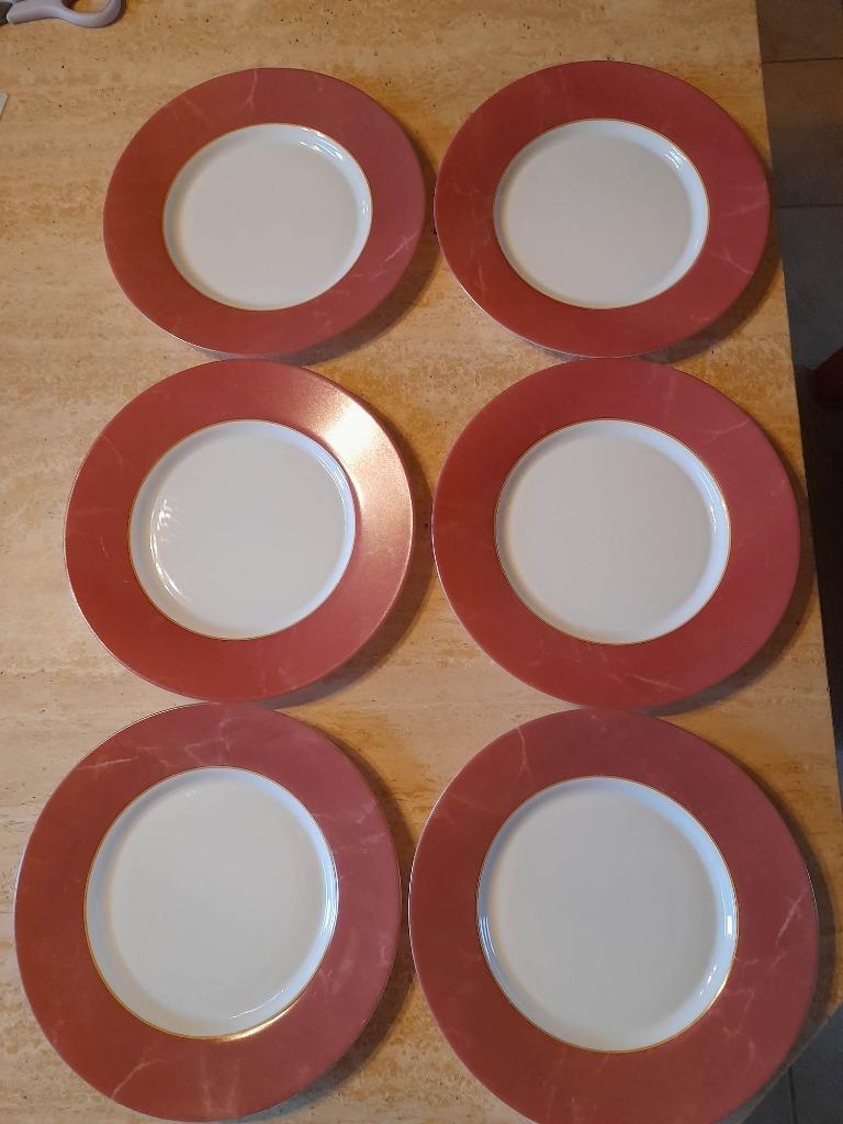6 assiettes plates rose/blanc avec bordure dorée d'Arcopal, Assiettes(s), Enlèvement ou Envoi, Utilisé, Autres matériaux