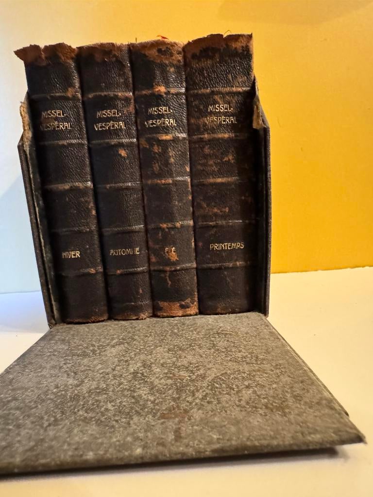 Missel vespéral in 4 delen, Ophalen of Verzenden