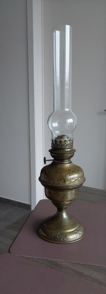 Decoratieve oude petroleumlamp in koper (messing), Antiek en Kunst, Ophalen of Verzenden