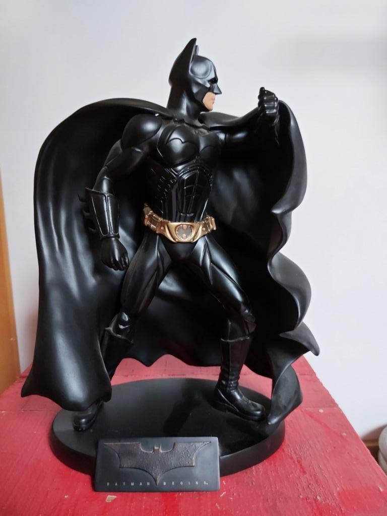 Batman begins christian bale statue limited edition, Collections, Statues & Figurines, Comme neuf, Humain, Enlèvement ou Envoi