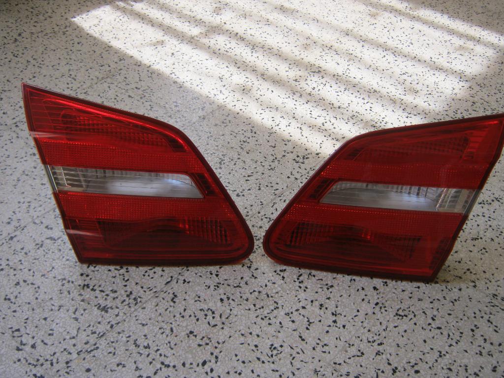2 feu arriere Mercedes Benz B-Class W246 A2468200764  [2011-, Autos : Pièces & Accessoires, Enlèvement ou Envoi, Utilisé, Mercedes-Benz