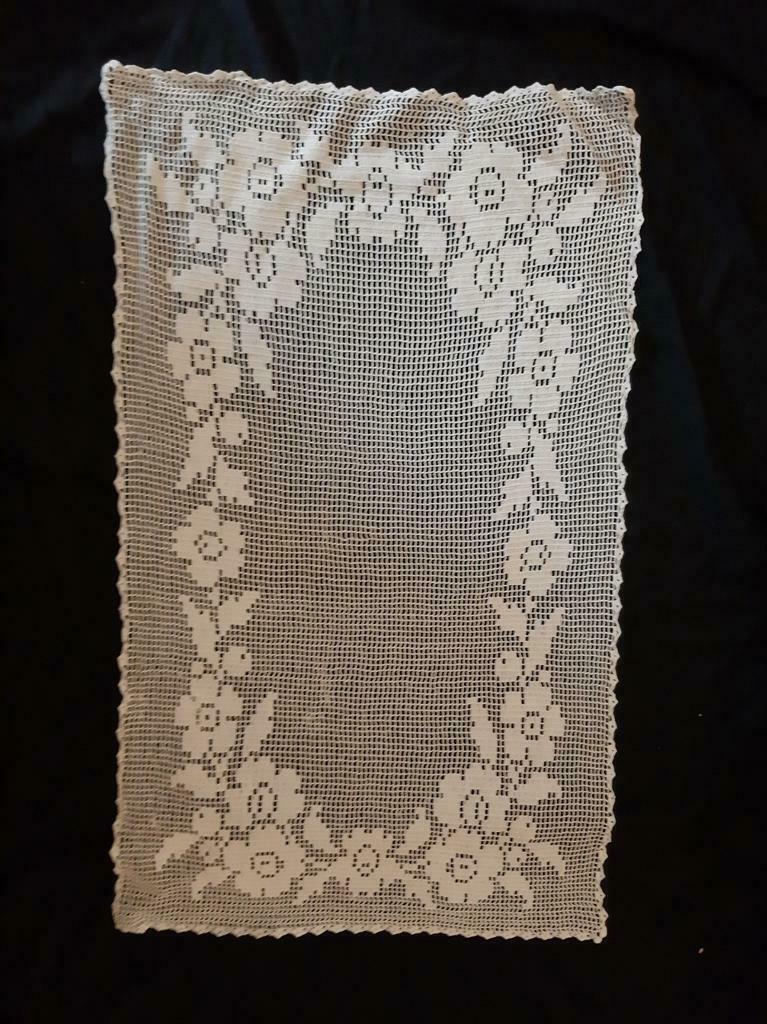 Belle nappe carrée fait à la main, Enlèvement, Comme neuf