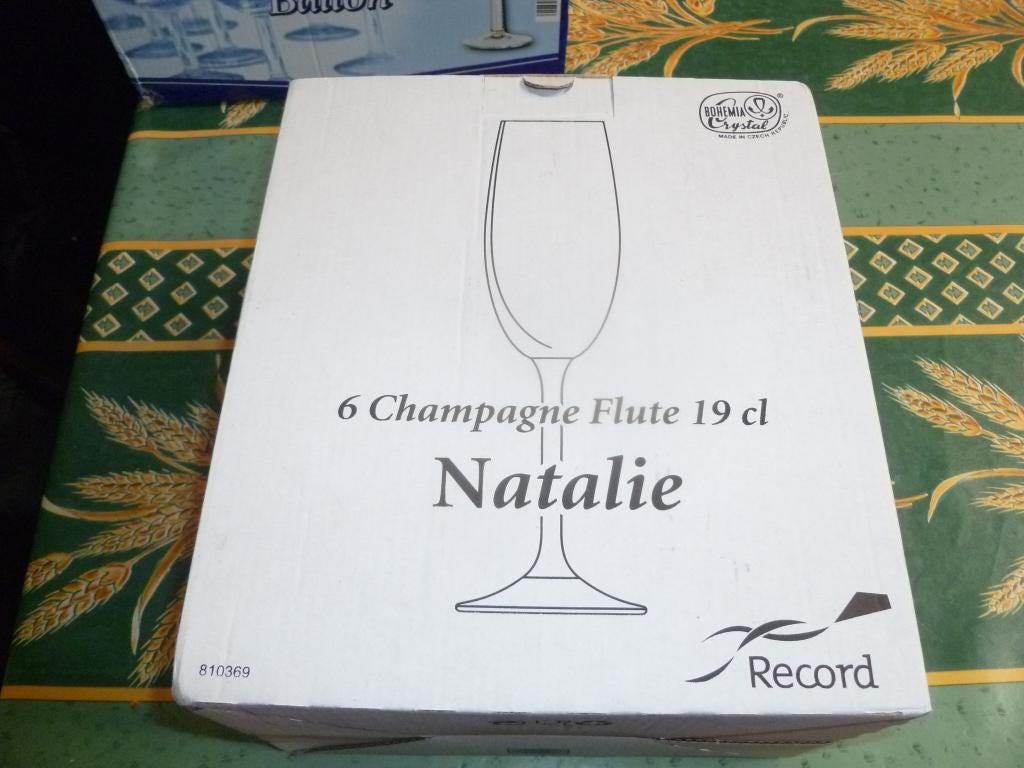 6 flûtes à champagne Cristal de Bohème, Enlèvement ou Envoi, Neuf, Verre ou Verres