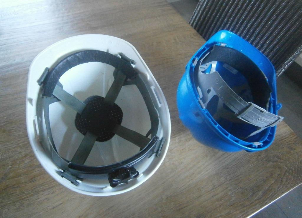 2 veiligheidshelmen, Ophalen of Verzenden, Zo goed als nieuw