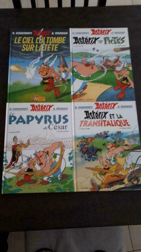4 Asterix-albums, Boeken, Stripverhalen, Meerdere stripboeken, Ophalen, Nieuw, Uderzo