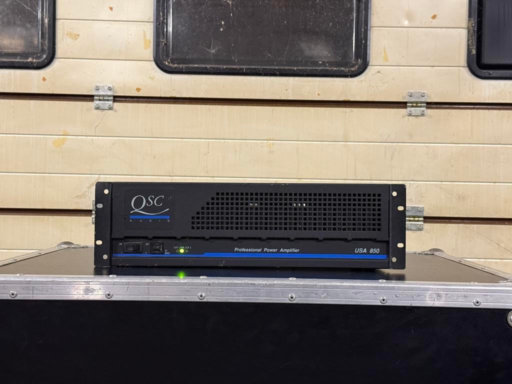 QSC USA 850 Versterker, Ophalen of Verzenden, Zo goed als nieuw