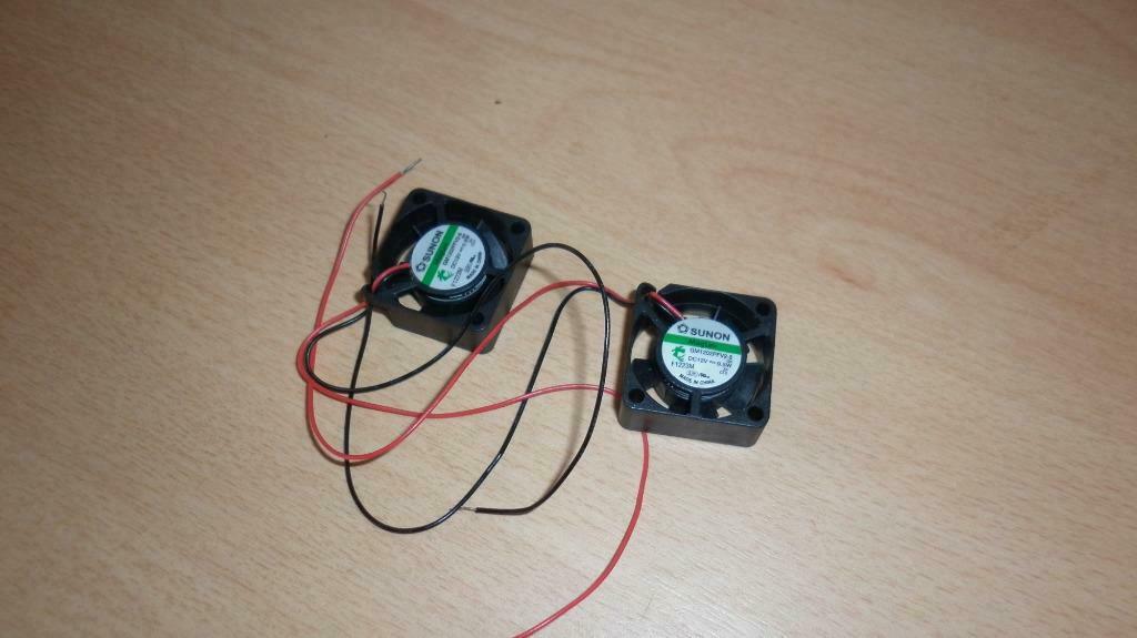 2pcs Sunon Fan GM1202PFV2-8.GN 25x10mm 12V DC, Ophalen of Verzenden, Zo goed als nieuw