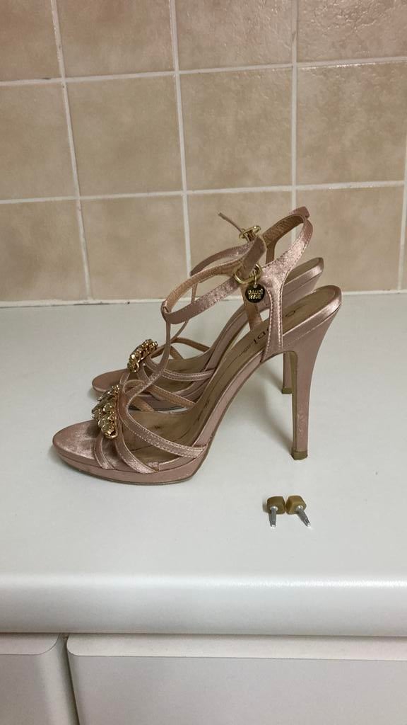 Pumps  champagne kleur.  Maat 39, Kleding | Dames, Ophalen, Pumps, Overige kleuren, Gedragen