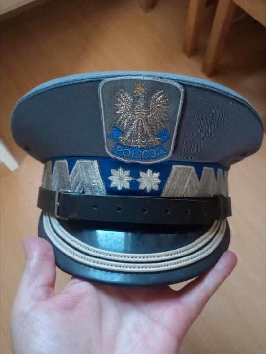 Képi Général police Pologne, Enlèvement ou Envoi