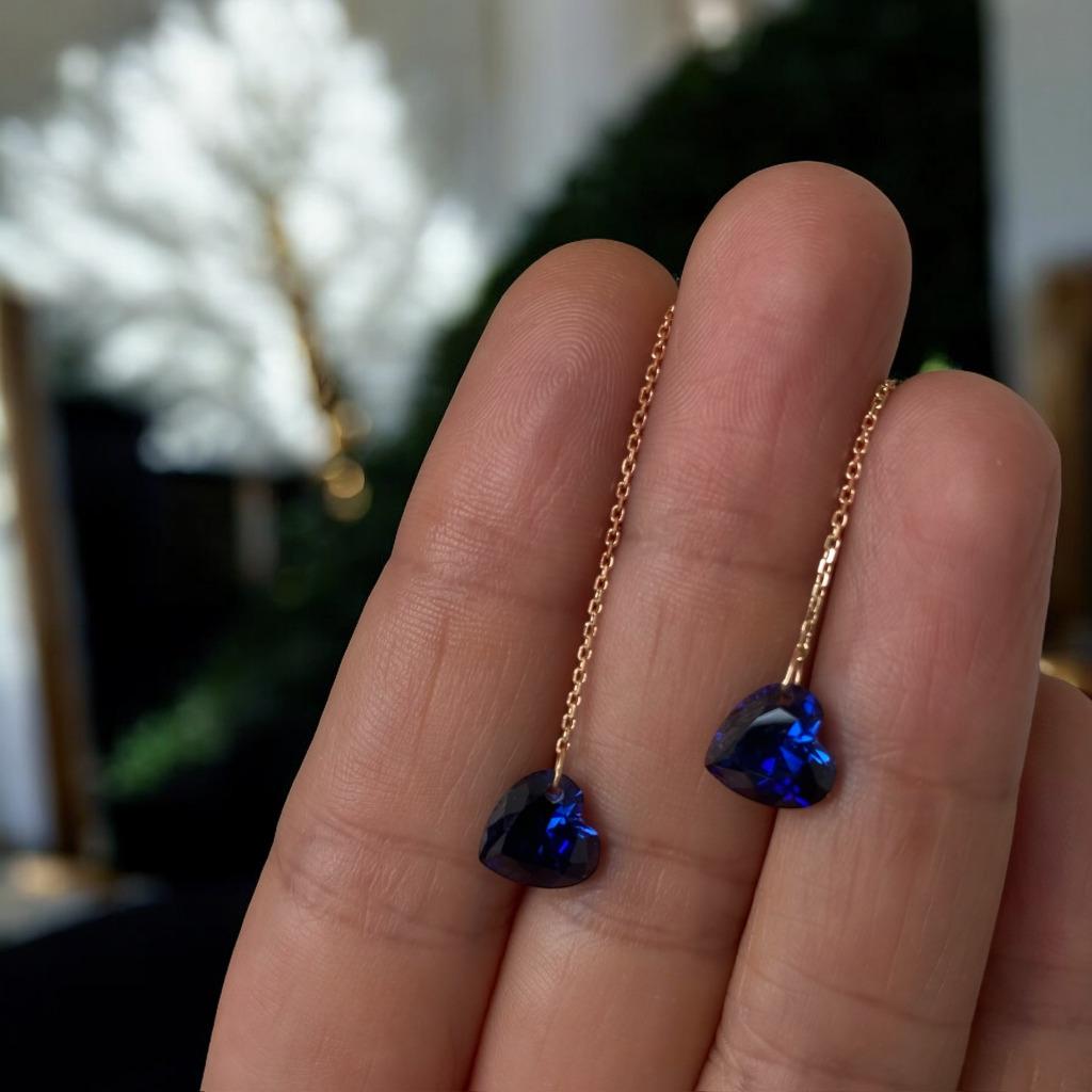 oorbellen 18K geel goud hart saffier, Handtassen en Accessoires, Oorbellen, Nieuw, Hangers, Goud, Blauw, Met edelsteen, Ophalen of Verzenden