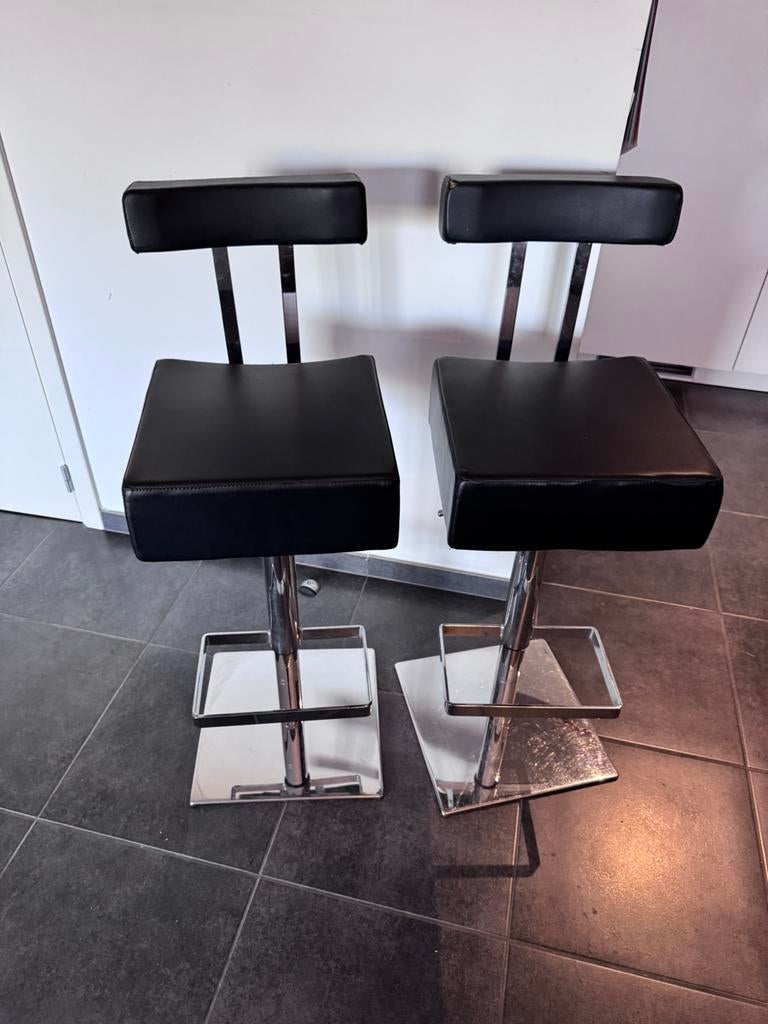 Tabouret de bar reglable brun, Maison & Meubles, Tabourets de bar, Utilisé, 60 à 90 cm, 2 tabourets, Réglable en hauteur, Avec repose-pieds