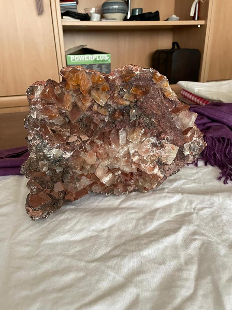 Grote kristalcluster calciet / aragoniet (20 x 26 cm), Handtassen en Accessoires, Ophalen of Verzenden, Zo goed als nieuw