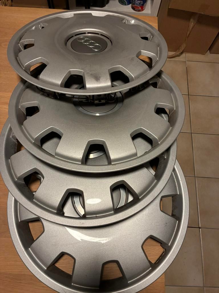 Deksel audi 16 inch, Auto-onderdelen, Banden en Velgen, Ophalen, 16 inch