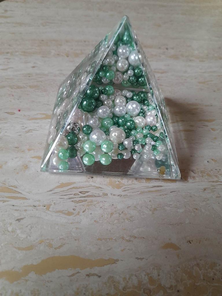 Pyramide magique avec sphères vertes, blanches et métallique, Enlèvement ou Envoi, Utilisé