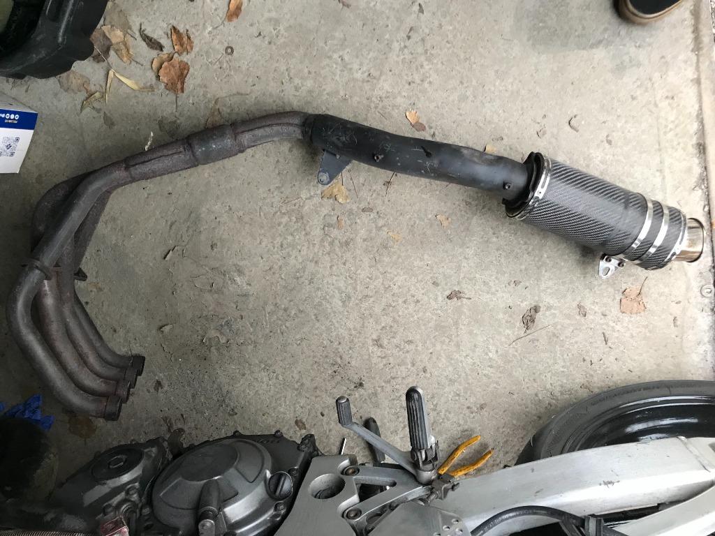 Honda CBR 900 RR échappement, Enlèvement