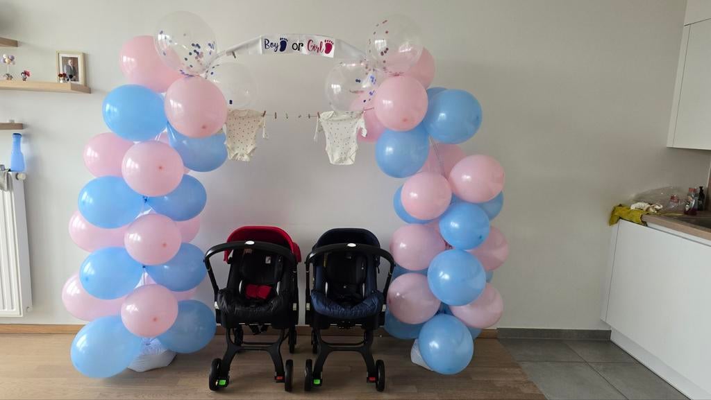 Poussette pour bébé en excellent état bleue ou rouge, Enlèvement