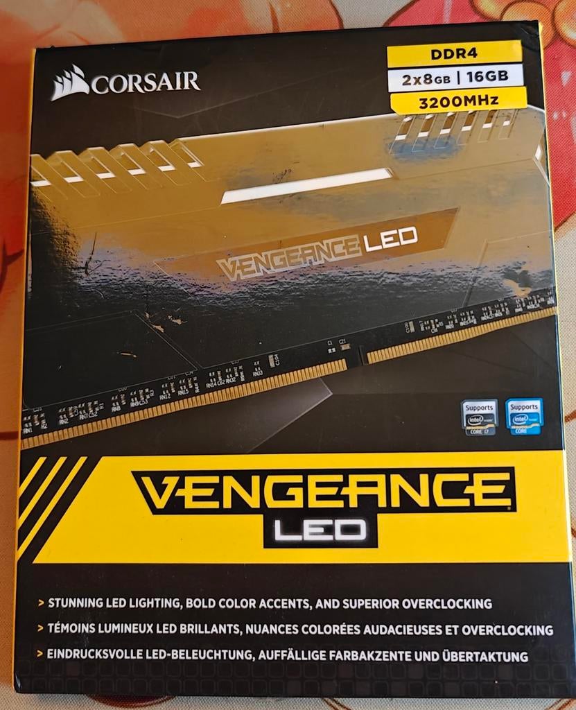 Corsair CMU16GX4M2C3200C16, Computers en Software, Ophalen of Verzenden
