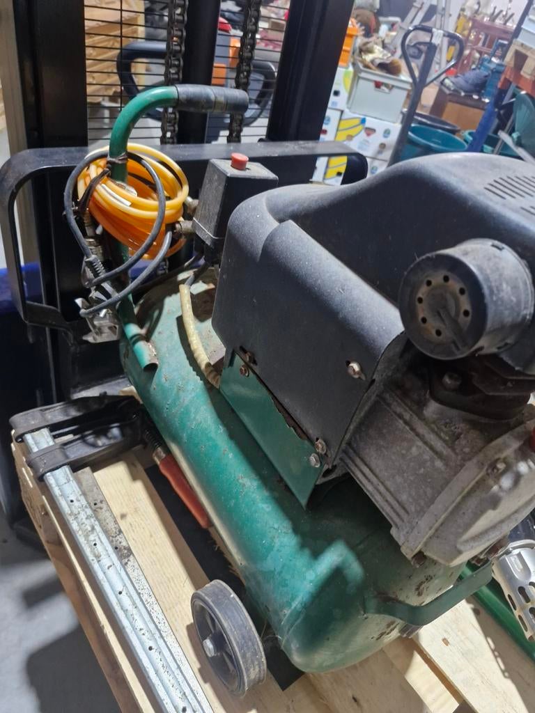 Compressor 24l met lans en pistool, Doe-het-zelf en Bouw, Compressors, Ophalen