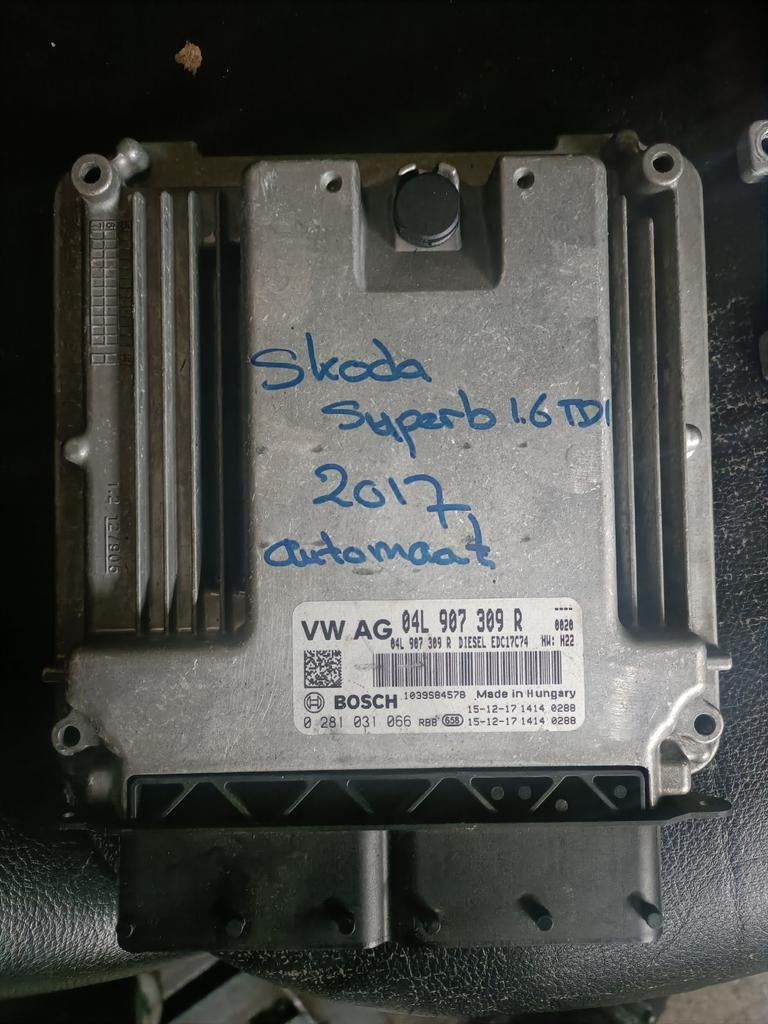Computer ecu 04L907309R Skoda Superb 1.6 TDİ, Ophalen of Verzenden, Skoda