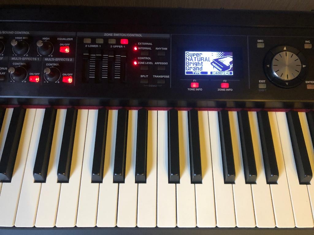 ROLAND RD-700 GX + SOFT CASE + SUPERNATURAL PIANO KIT+PEDAL, Digital, Enlèvement, Utilisé, Piano