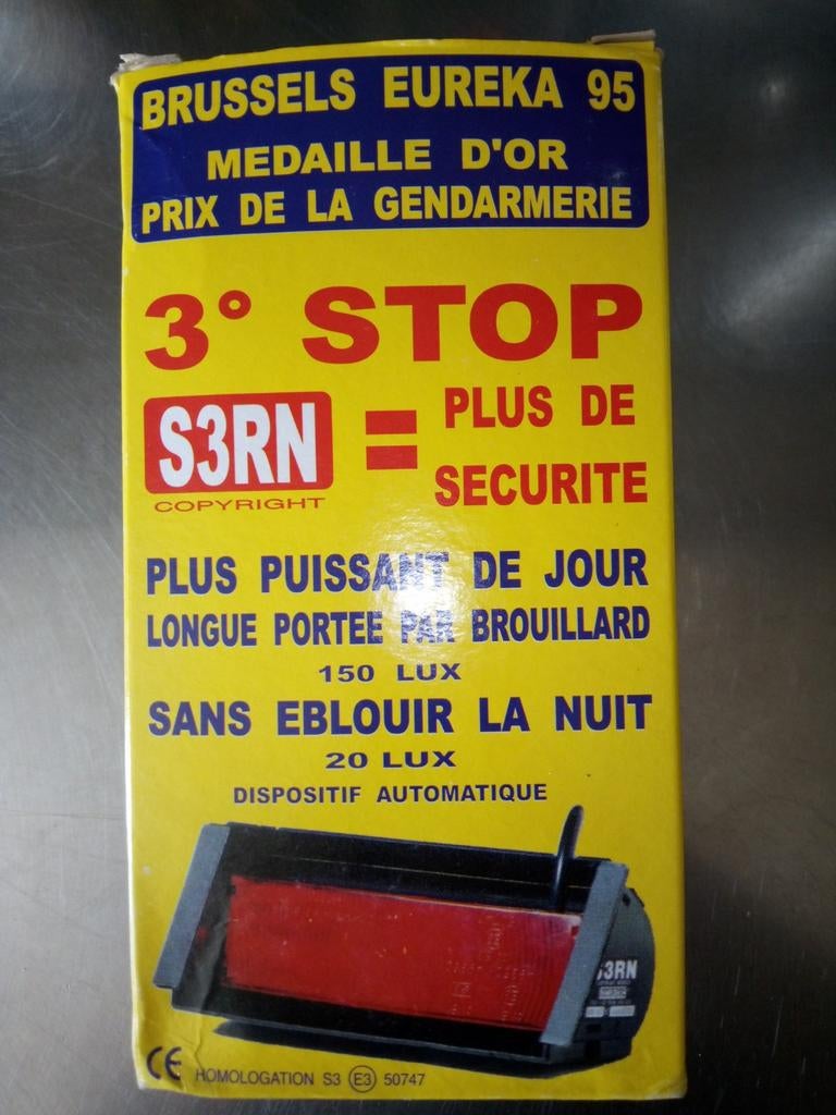 3e feu stop, Autos : Pièces & Accessoires, Autres pièces automobiles, Enlèvement ou Envoi, Neuf, Daihatsu