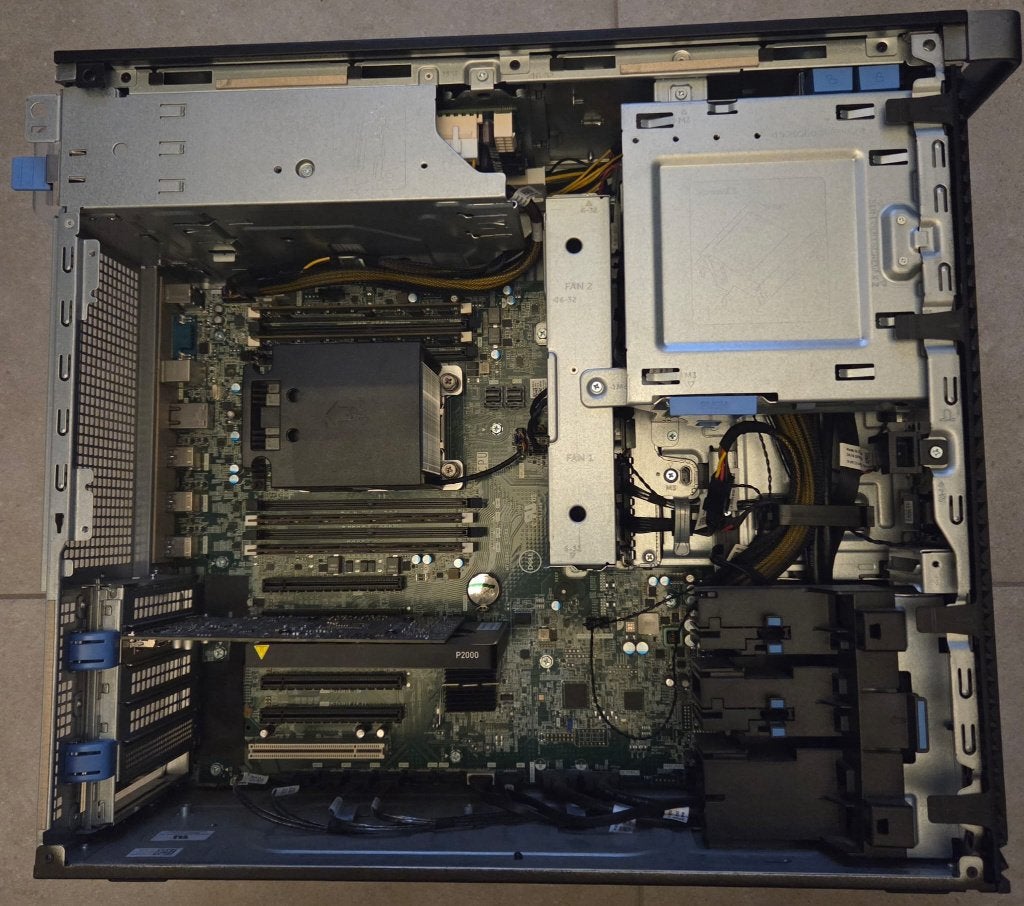 Dell Precision 5820 Workstation : Ideaal voor homelab, Informatique & Logiciels, 32 GB, 3 TB, Composants échangeables à chaud